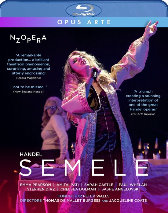 Vrouw zingt in een gouden jas met versieringen. Tekst: 'HANDEL SEMELE NZOPERA'.