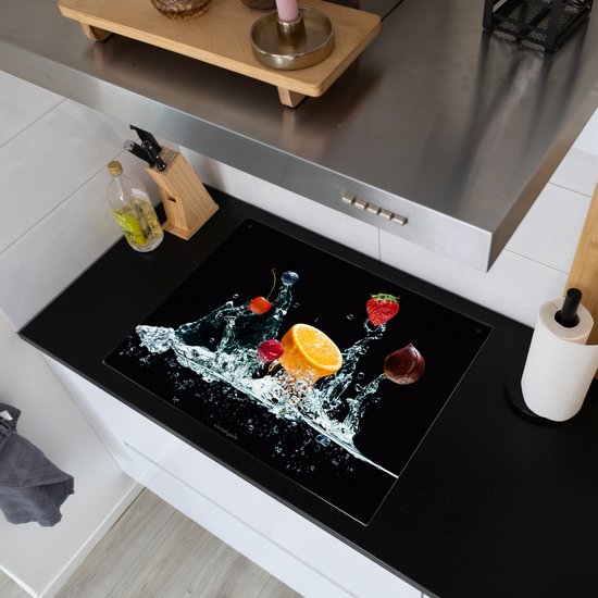 KitchenYeah® Protection plaque induction 70x55 cm - Éclaboussure - Fruits - Noir - Protege plaque de cuisson - Couvre plaque induction - Protecteur d'induction - Cuisine