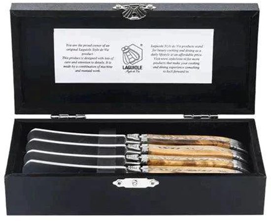 Laguiole botermesjes in luxe olijfhouten kist.