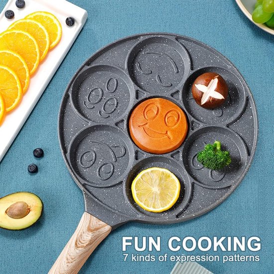 endusor Children's Pancake Pan with Smiley Mirror Egg Pan Motif Diameter 26 cm with PowerShield Coating Induction Ceran Gas Electric 7 x Mini Moulding Maker Egg Pan for Mirrored Egg Pancakes