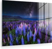MuchoWow® Glasschilderij 80x60 cm - Schilderij acrylglas - Bloemen - Nacht - Lupine - Sterrenhemel - Paars - Natuur - Foto op glas - Muurdecoratie woonkamer - Wanddecoratie slaapkamer - Schilderijen