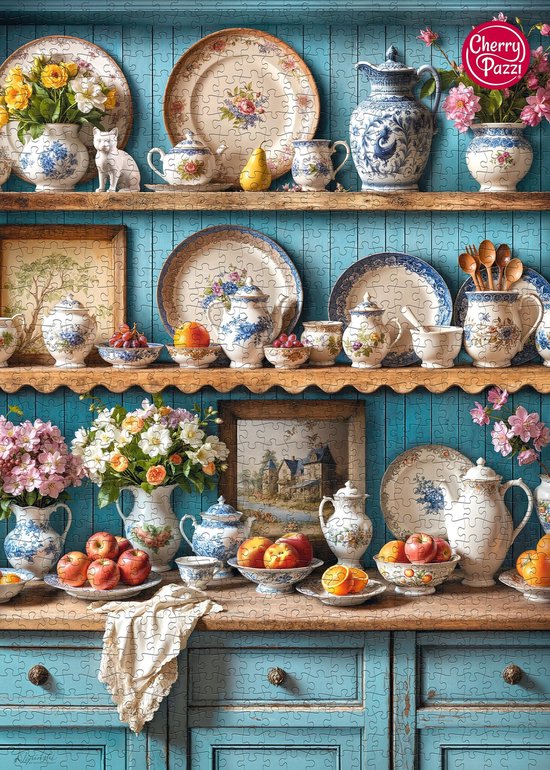 Een blauwe houten kast met drie planken vol antiek servies, fruit, bloemen en schilderijtjes.
