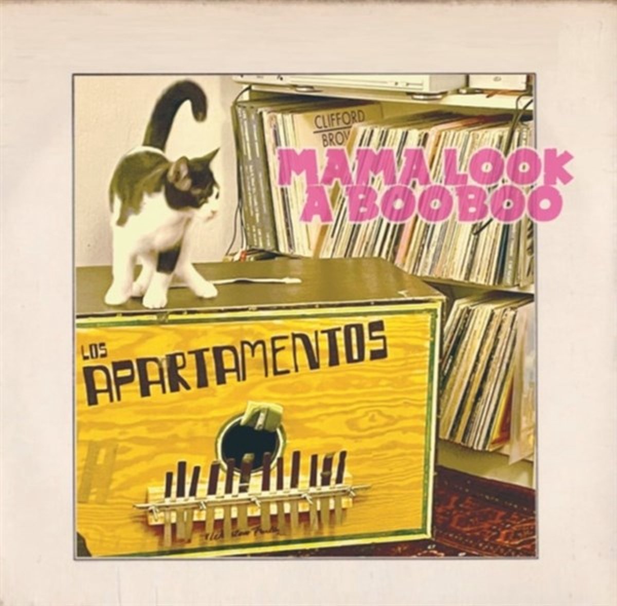 Los Apartamentos - Mama Look A Booboo (7" Single)