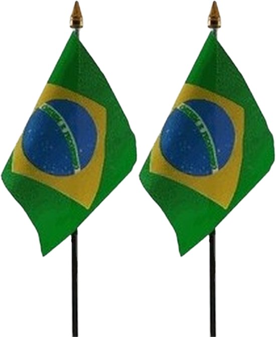 Brazilie - 2x - mini vlaggetje van 10 x 15 cm op stokje - Landen vlag - H27 cm - polyester