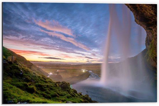 Dibond - Waterval in het Prachtige Landschap - 60x40 cm Foto op Aluminium (Met Ophangsysteem)