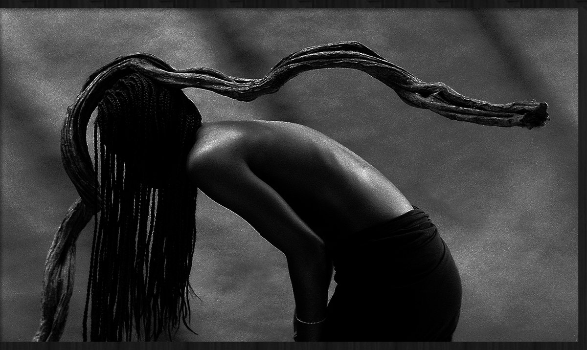 Wandkraft x Essamba Art - Roots - 118x70 cm - Forex ingelijst in zwarte lijst.