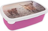 Broodtrommel Roze - Lunchbox - Brooddoos - Schotse hooglanders - Licht - Lucht - Natuur - 18x12x6 cm - Kinderen - Meisje