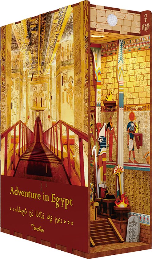 Zijaanzicht van de 'Adventure in Egypt' 3D-puzzel, met gedetailleerde muurschilderingen en figuren.
