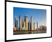 Fotolijst incl. Poster - De Skyline van Dubai Marina vanaf de zee - 90x60 cm - Posterlijst