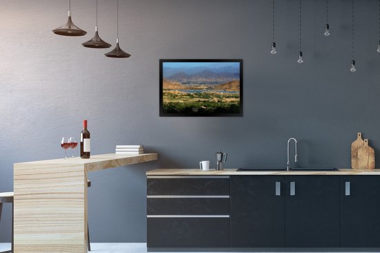 Photo en cadre - Vue de Kaboul entre les montagnes cadre photo noir 60x40 cm - Affiche sous cadre (Décoration murale salon / chambre)
