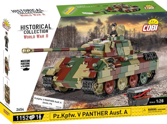 Doos met bouwstenen voor een pantserwagen Pz.Kpfw. V Panther Ausf. A. De pantserwagen heeft een camouflagepatroon van groen, bruin en zandkleur.