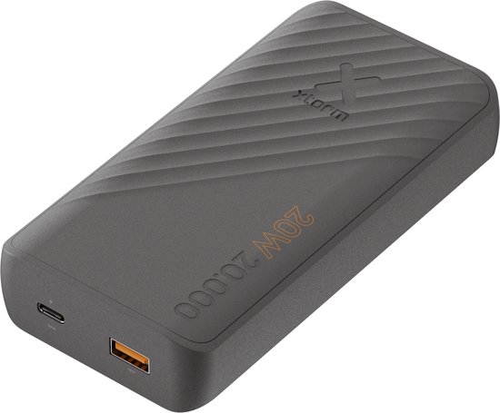 Grijze Xtorm powerbank met golvend patroon, 20W 20.000 specificaties, USB-A en USB-C poort.