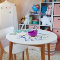 Crayola Washimals speelgoed op een speeltafel met kleurpotloden en dieren.