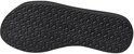 Zwarte Reef teenslipper met een visgraatprofiel onder de zool.