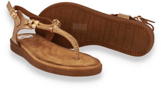 Gouden sandalen met gesp, dunne bandjes en kraaltjes, met onderkant.