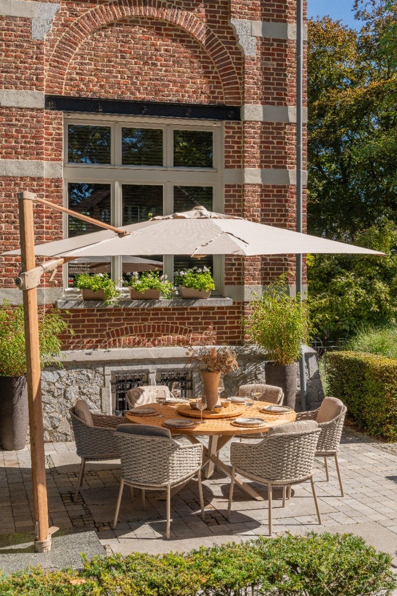 4 Seasons Outdoor Siesta Premium zweefparasol Ø350 cm - zand / houtlook frame