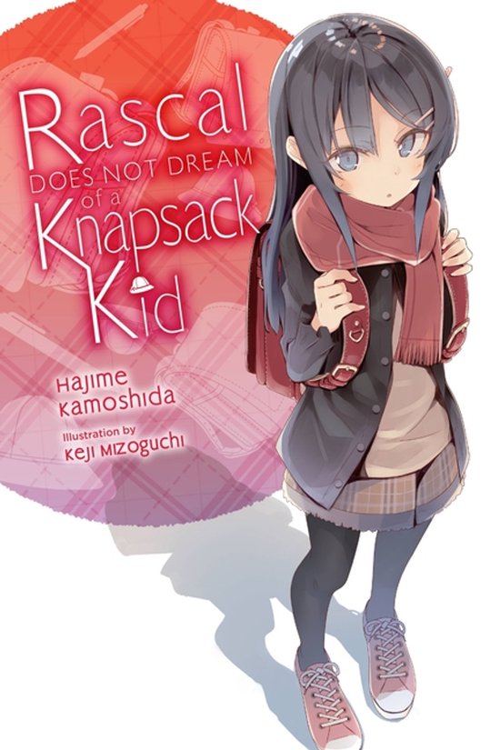 Een anime-meisje met lang zwart haar, een rode sjaal en een rugzak. "Rascal Does Not Dream of a Knapsack Kid".