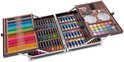Kunstset in open koffer met een groot assortiment kleurpotloden, stiften, verftubes en paletten.