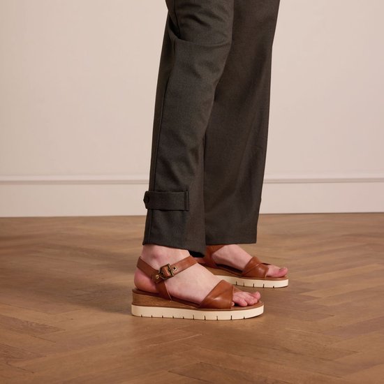 No Stress - Dames - Cognac leren sandalen met witte zool - Maat 39