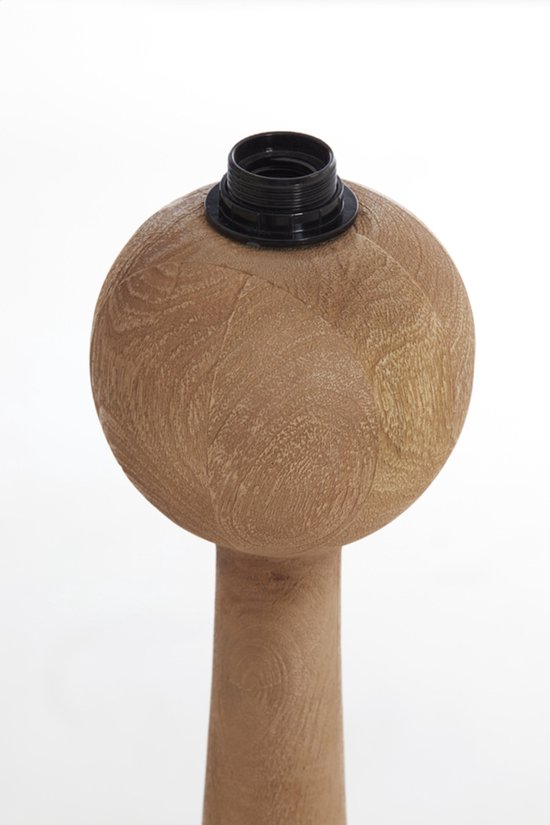 Close-up van de gestructureerde, bolvormige kop met fitting van een houten lamp.