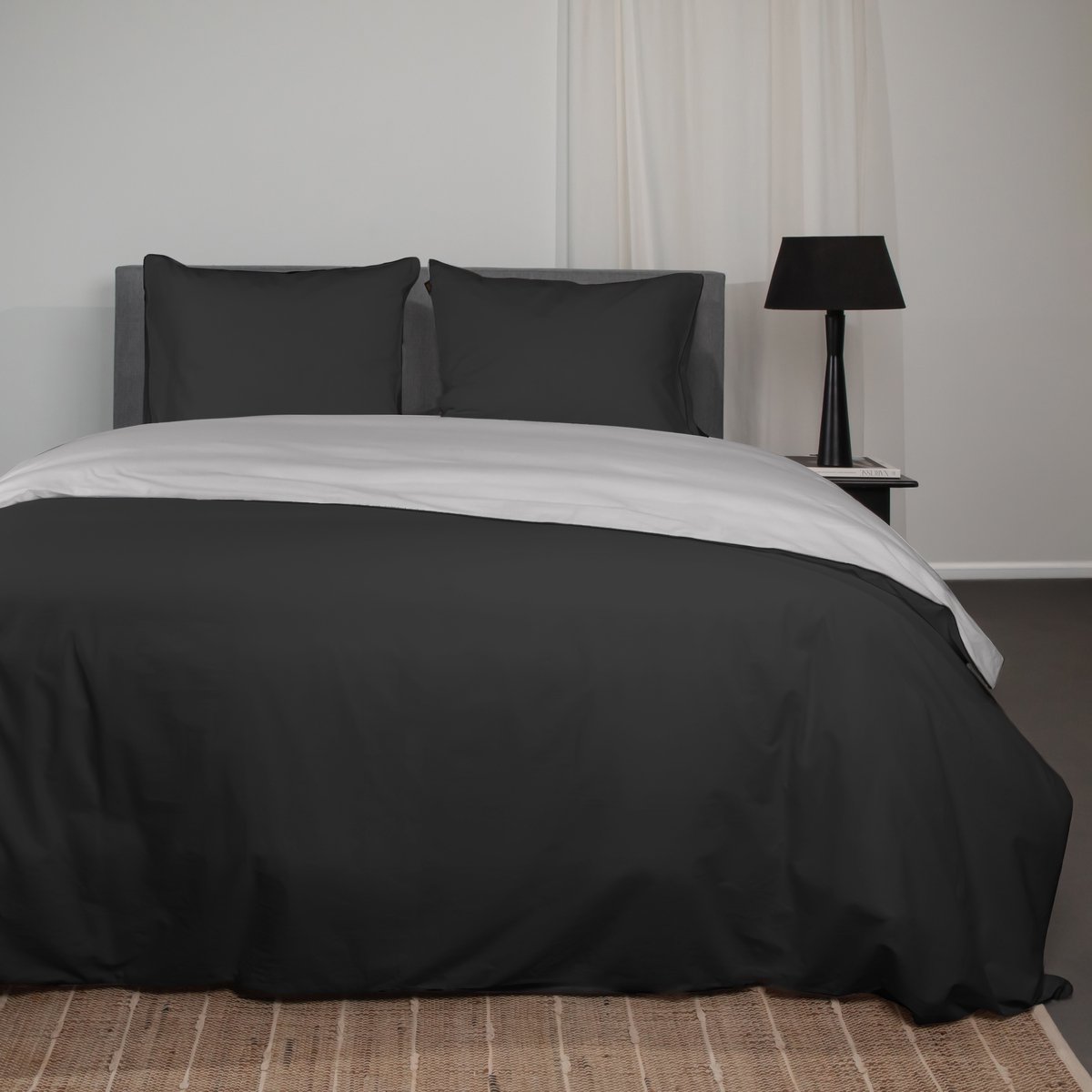 Superieur Dekbedovertrek Twin Face – Zwart / Lichtgrijs - 100% Katoen - 140x200/220cm Eenpersoons – Stoere lichtgijze met zwart dekbedset – adembenemend in uitstraling – optimaal ventilerend en ademend