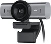 Grijze Logitech webcam met clip en de tekst 'ULTRA-WIDE 4K' en '8.5MP SENSOR'.