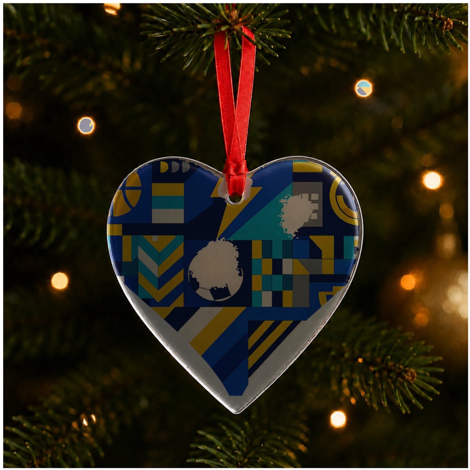 Mr Cadeautjes Glazen hart small - design Een sportieve patchworkprint met kleine iconische vormen zoa | cadeau Wit