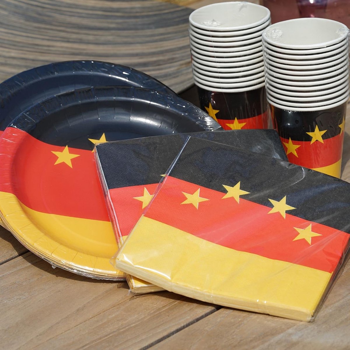 48x Papieren beker Wave 53x75x88mm wit-lila bekertjes bordjes bruiloft wegwerpbeker wegwerpbordjes wegwerp hartjes trouwdecoratie dinertafel servetten rietjes candy table geboorte themafeest