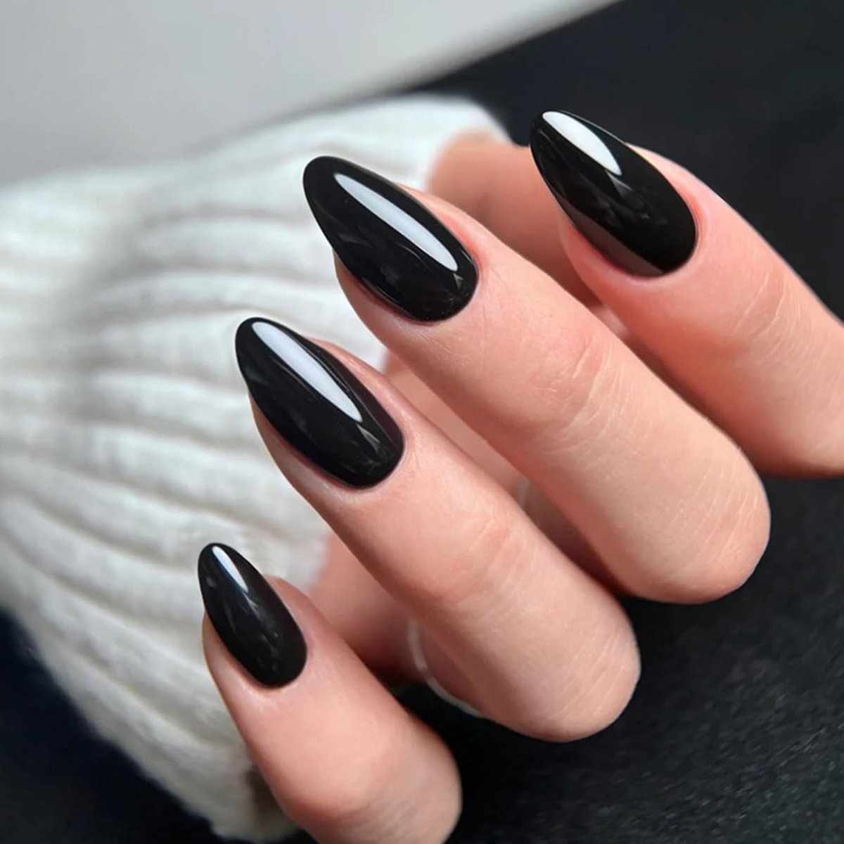 24 stuks nagels om op te plakken, medium, amandel, zwart, effen, kunstnagels om op te plakken, French press on nails, acryl, kunstnagels, natuurlijke valse nagels voor vrouwen en meisjes, nail