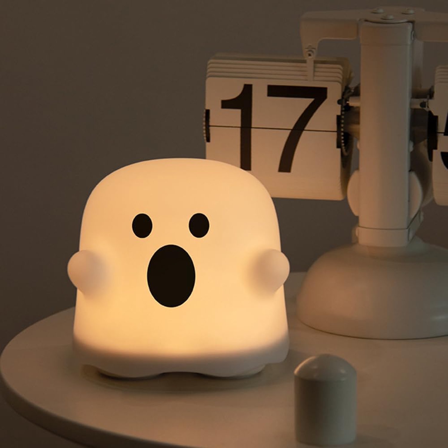 Schattige Witte Geest Nachtlampje voor Slaapkamer, USB-Oplaadbare Lamp, Instelbare Helderheid, Vertraagde Uitschakeling, Bedlampje, Cadeau voor Verjaardag, Halloween en Kerst