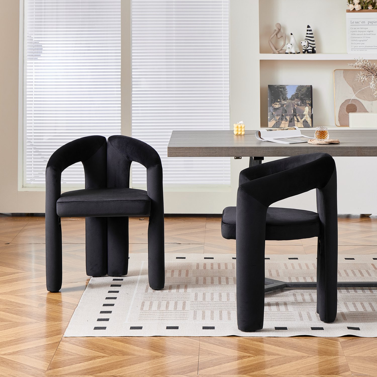 STILVORA Eetkamerstoel - Modern Minimalistische Kuipstoel - Set van 2 - Met Armleuningen - Voor Eetkamer, Woonkamer en Kantoor - Fluweel Zwart