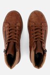 Bovenaanzicht van cognacbruine leren veterschoenen met ritsdetails en beige kraag.