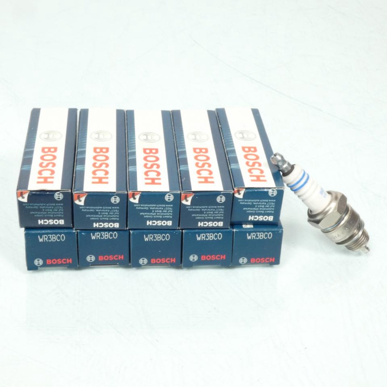 Bougie d'allumage Bosch pour Scooter Sym 50 City Hoper 1998 à 2003 WR3BC0=BR8HSA Neuf