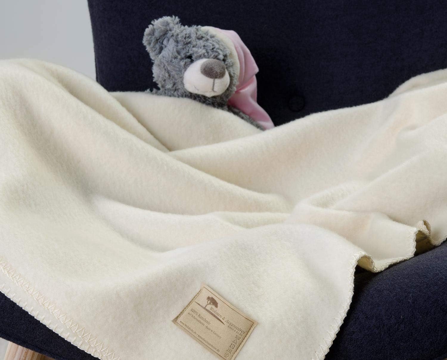 Wohnen & Accessoires GmbH & Co. KG Children's cashmere blanket Mongolia wool white chain stitch 100x150 cm