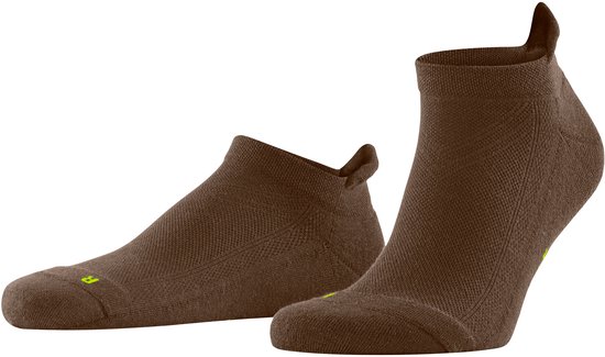 Bruine Falke sneakersokken voor heren en dames met een klein geel logo.