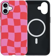 xoxo Wildhearts siliconen hoesje geschikt voor iPhone 17 MagSafe hoesje - Drunk In Love - Double Layer - Magnetisch telefoonhoesje - Magneet case - Backcover met dubbele beschermlaag - Golvend blokjes patroon - Golven print - Roze / Rood