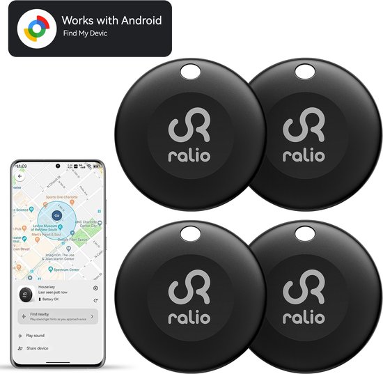 Vier zwarte Ralio trackers met een gebogen logo in het midden. Een telefoon toont de Ralio app met een kaart.