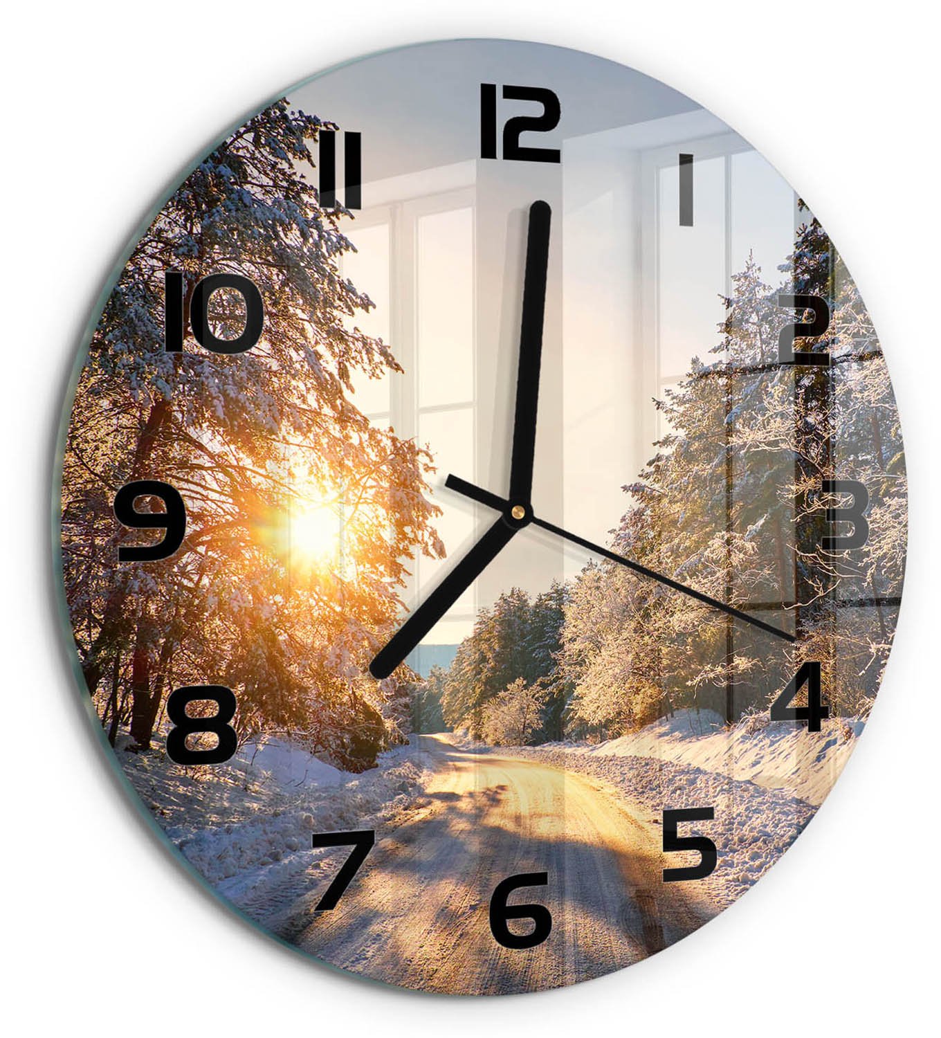 TULUP Wandklok - Een straat in het Winterbos. Wandklok Glas Decoratie - fi30 cm - Geel Gekleurde Glazen Klok - Zwarte handen - Ronde Klok - Klok Glas Met Opdruk - Moderne Wandklok Glas