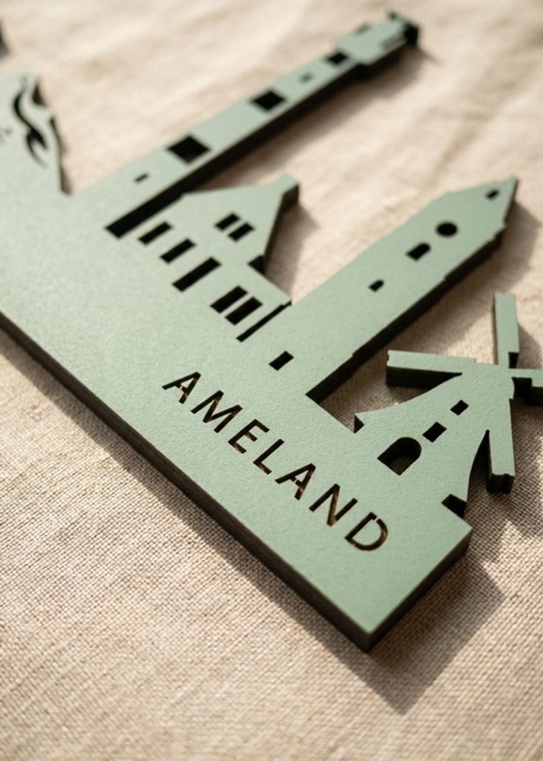 Houten Skyline Ameland | Wanddecoratie voor aan de muur | Groen MDF | 100 x 20 cm
