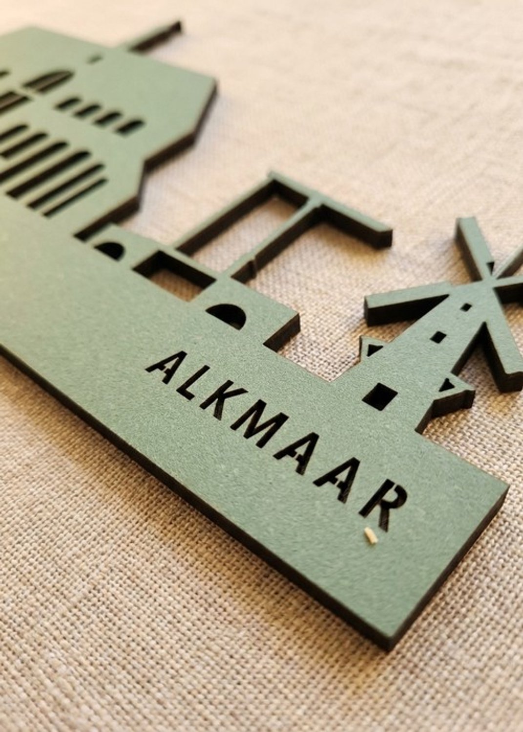 Houten Skyline Alkmaar | Wanddecoratie voor aan de muur | Groen MDF | 70 x 12 cm