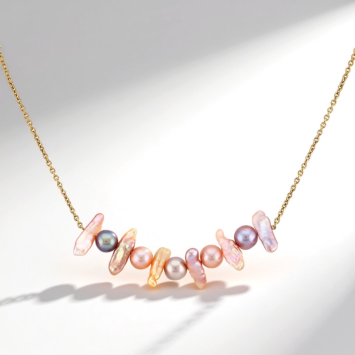Cavill - 925 Sterling Zilver Vergulde Ketting - Paarse & Perzikkleurige Keshi Zoetwaterparels - Fancy Geslepen Parel - Elegante Chique Ketting