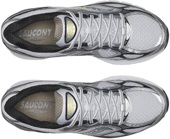 Bovenaanzicht van twee Saucony hardloopschoenen met 'Saucony' en 'GUIDE 7' op de binnenzool.