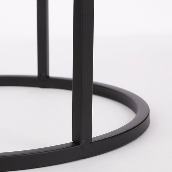 Onderstel van een zwart, rond bijzettafeltje met drie verticale poten en een ronde basis.