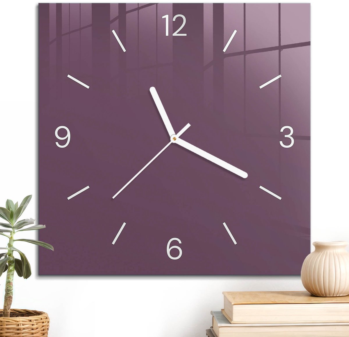 ArtPrintCave Bordeaux Glazen Klok - 30x30 cm - Wandklok Vierkant - Paarse Kleur Stille Wandklok - Abstractie Wandklok Keuken - Witte Klokwijzers