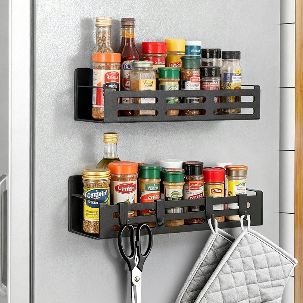 Magnetisch Keukenrek Hangend - Magnetisch Opbergrek Voor Koelkast Zijwand - Kruidenrek Ophangbaar - met 4 Haken - 2 Stuks - Geperforeerde Bodem - Organizer Keuken - Voor Koelkast & Oven & Wasmachine