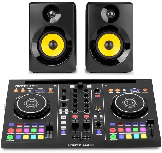 Complete set met Vonyx Loop300 DJ-controller en twee zwarte studiomonitors met gele woofers.
