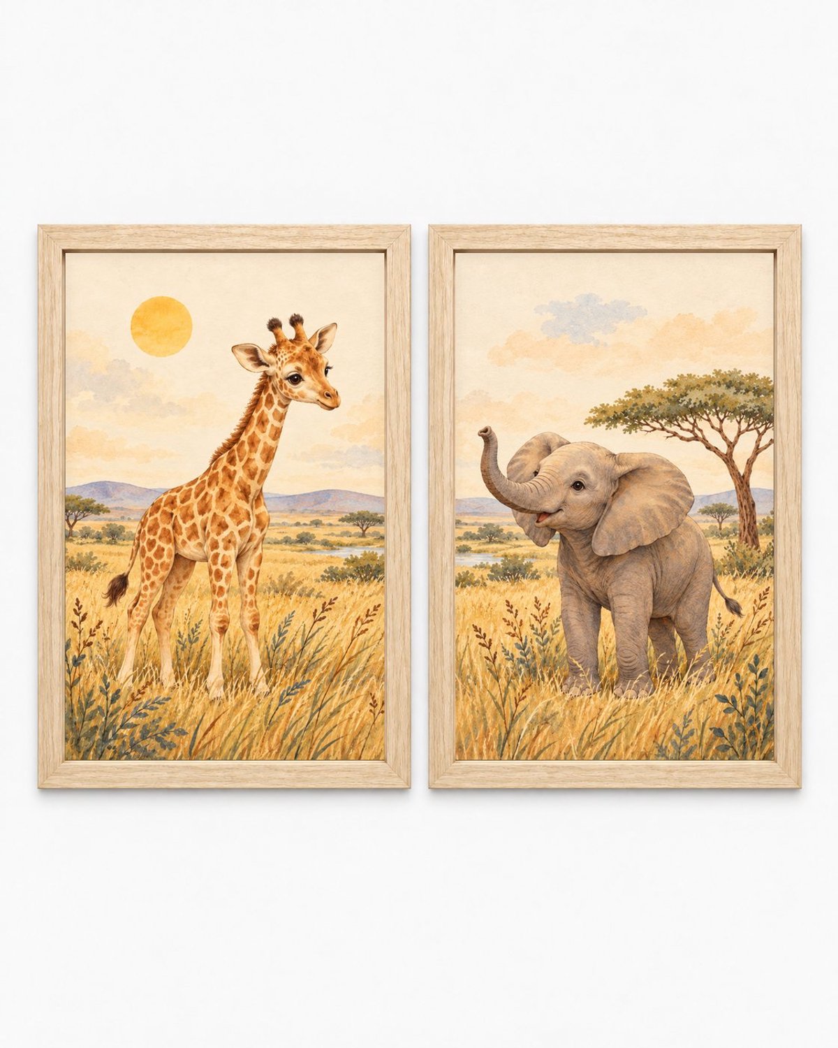 Safari Poster Kinderkamer Tweeluik | Giraffe & Olifant | Inclusief 2 Lichtbruine A4 Lijsten