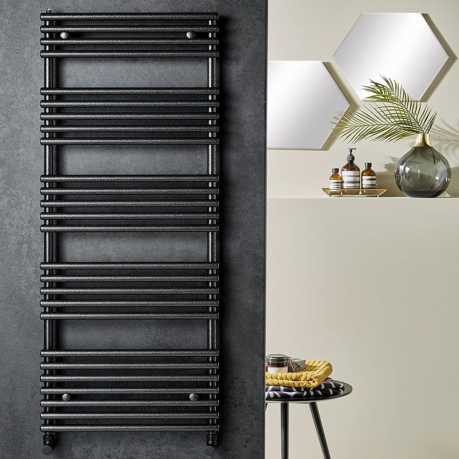 Essentials Gehamerd Zilveren Handdoek Radiator