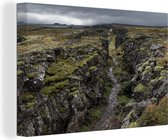 Canvas Schilderij Het landschap in het Nationaal park Þingvellir in IJsland - 30x20 cm - Wanddecoratie