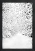 JUNIQE - Poster in houten lijst Walking in a Winter Wonderland -40x60